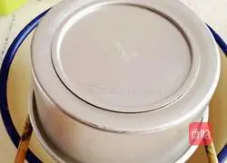 Illustration of how to make six-inch chiffon cake 8