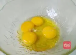 Illustration of how to make Xiwang Oil Cake Roll 4