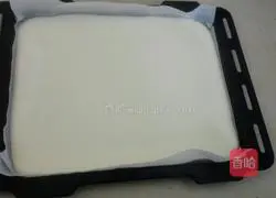 Strawberry Jam Cake Roll Recipe Illustration 9