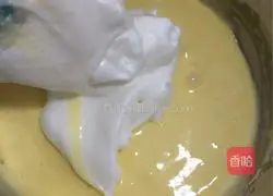 Illustration of how to make chiffon cake 19