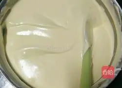 Strawberry Cake Roll Recipe Illustration 7