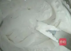 Illustration of how to make chocolate cream fruit cake 2