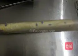 Vanilla Cake Roll Recipe Illustration 10