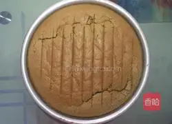 Illustration of how to make eight-inch chiffon cake 17