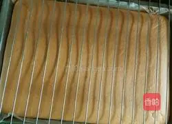 Strawberry Jam Cake Illustration of how to make a roll 14