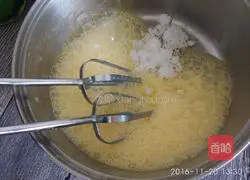 Illustration of how to make orange cream fruit cup cake 5