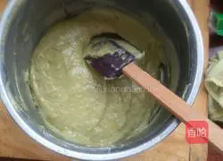 Illustration of how to make dense bean green tea cake roll 7