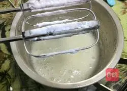 Cocoa Chiffon Cake 8-Inch Recipe Illustration 6