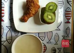 Illustration of how to make breakfast Sima pancake, chicken legs and kiwi fruit 12