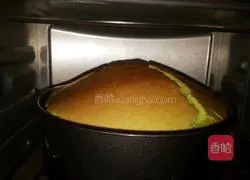 Illustration of how to make eight-inch matcha chiffon cake 15