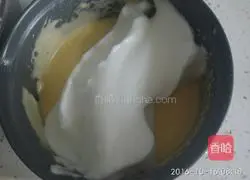 Illustration of how to make eight-inch chiffon heart-shaped cake 9