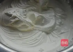 Illustration of how to make cream cupcakes 9