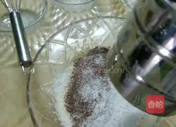 Cocoa Chiffon Cake Recipe Illustration 3