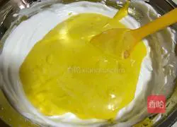 Illustration of how to make eight-inch chiffon cake 14