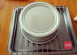 Illustration of how to make chiffon cake (eight inches) 18