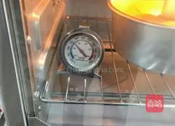 Illustration of how to make 8-inch chiffon cake 17