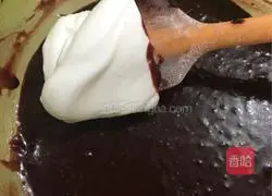 Red Velvet Cake Roll Illustration of how to do it 10