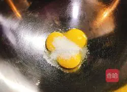 Illustration of how to make chive and meat floss cake rolls 5