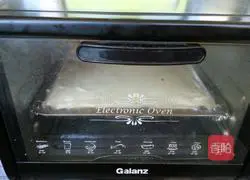 Blueberry Illustration of how to make coconut shredded cake rolls 12