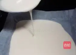 Double-layer blueberry honey bean cake roll Illustration of how to do it 14