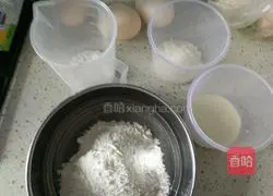 Illustration of how to make 4-inch chiffon cake 1