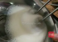 Illustration of how to make chiffon cake 4