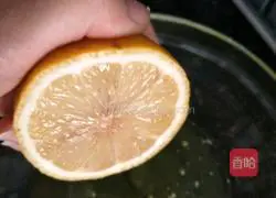 Illustration of how to make meat floss cake rolls 6