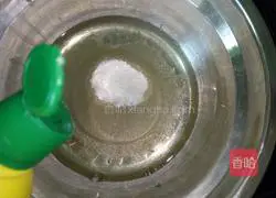 Illustration of how to make matcha cream cake roll 5