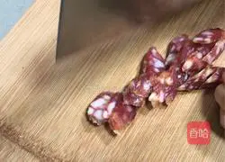 Illustration of how to make steamed rice with sausage and meatloaf 3