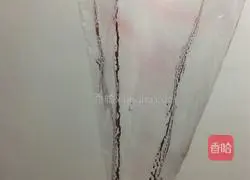 Illustration of how to make colorful marlin candy 7