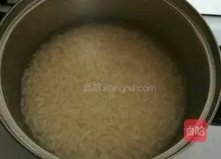 Illustration of how to make breakfast Sima pancake, chicken legs and kiwi fruit 7