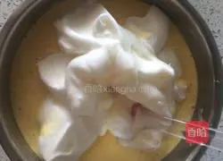 Illustration of how to make chiffon cake 12