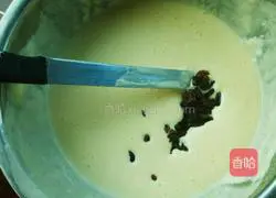 Illustration of how to make red grape cake rolls 16