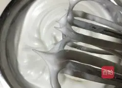 Illustration of how to make chiffon cake 8