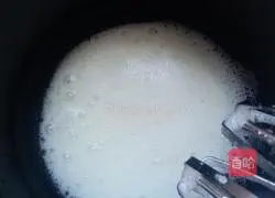 Illustration of how to make chiffon cake slices 1