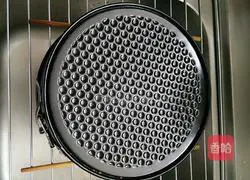 Illustration of how to make eight-inch chiffon cake 16