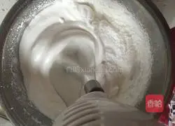 Chiffon cake--eight-inch recipe Illustration 4