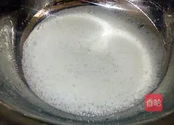 Illustration of how to make eight-inch chiffon cake 6