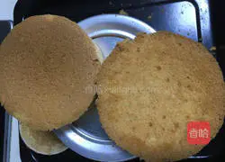 Chiffon Cake ~ Easy Cake Recipe Illustration 7