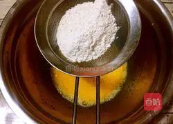 Illustration of how to make raisin cake roll 4