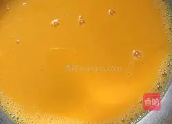 How to make eight-inch chiffon cake Illustration 3