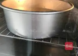 Illustration of how to make chiffon cake 14