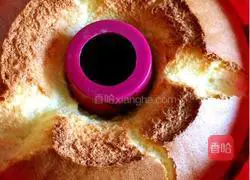 Illustration of how to make hollow chiffon cake 9