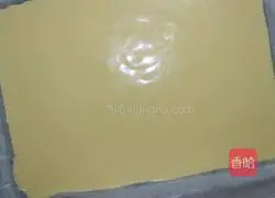 Illustration of how to make cream fruit cake roll 10