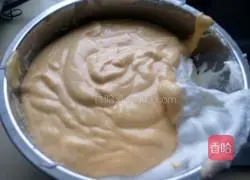 Illustration of how to make pumpkin chiffon cake 8