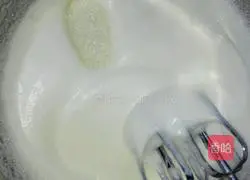 Illustration of how to make chiffon cake 8