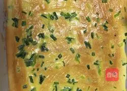 Illustration of how to make scallion and meat floss cake rolls 7