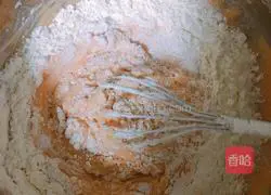 Illustration of how to make small triangle cheese cake 5