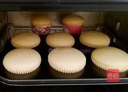 Basic Cup Chiffon Cake Recipe Illustration 15