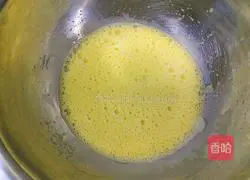 Illustration of how to make six-inch chiffon cake 3